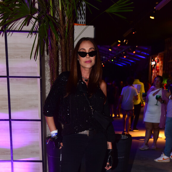 Atriz Carol Marra apostou em um look all black para o Lollapalooza