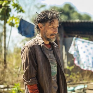 Gil (Enrique Diaz) se envolveu em disputa de terra e vingança na novela 'Pantanal'