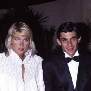 Xuxa contou para Ayrton Senna que um ex-namorado pediu que ela cantasse 'Quem Quer Pão?' na hora do sexo