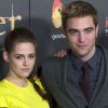 Robert Pattinson não quer voltar para Los Angeles e discutir sua relação com Kristen Stewart, segundo informações do site 'Radar Online', nesta segunda-feira, 19 de março de 2013