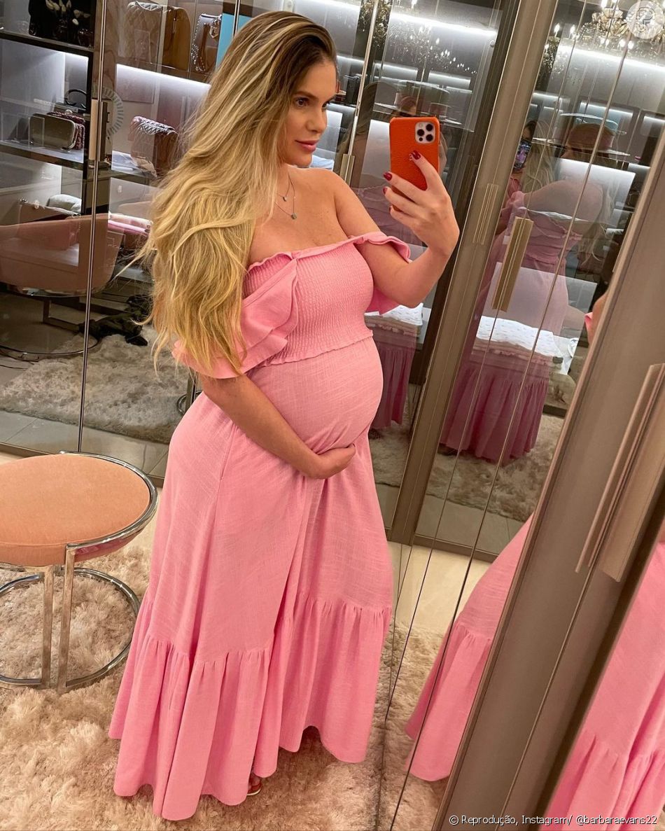 Bárbara Evans também tem usado as redes sociais para compartilhar os desafios da maternidade