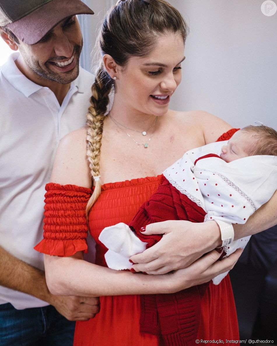 Desde então, Bárbara Evans e Gustavo Theodoro têm compartilhado diversos registros ao lado de Ayla