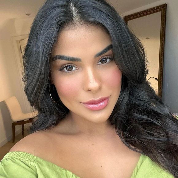 Munik Nunes faz aulas de samba para brilhar no Carnaval 2022