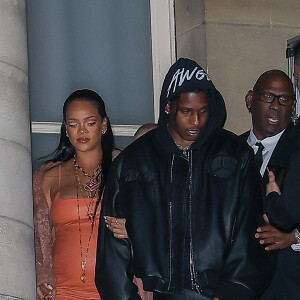 Rihanna teria caído em prantos e deixado o restaurante sozinha, sem a companhia de A$AP Rocky