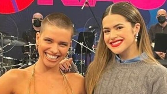 Polêmica fashion! Looks de Maisa e Bruna Linzmeyer no 'Altas Horas' dividem opiniões na web. Aos detalhes!