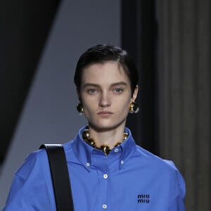 Saia polêmica da Miu Miu foi exibida na Paris Fashion Week Primavera/Verão 2022