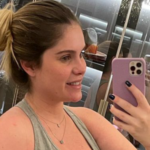 Bárbara Evans tem registrado a mudança na barriga nos dias que sucederam o parto da primeira filha, Ayla