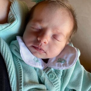 Ayla, primeira filha de Bárbara Evans, nasceu no dia 3 de abril 
