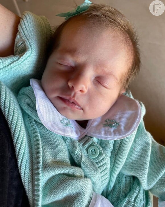 Ayla, primeira filha de Bárbara Evans, nasceu no dia 3 de abril 