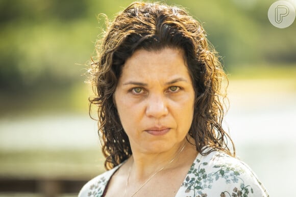 Maria (Isabel Teixeira) é alvo de elogios de Alcides (Juliano Cazarré) na novela 'Pantanal' mo capítulo de sexta-feira, 6 de maio de 2022