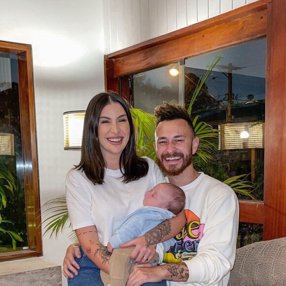 Cris, filho de Bianca Andrade e Fred, tem apenas 9 meses