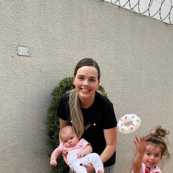 Thaeme Mariôto divide sua rotina maternal com os fãs