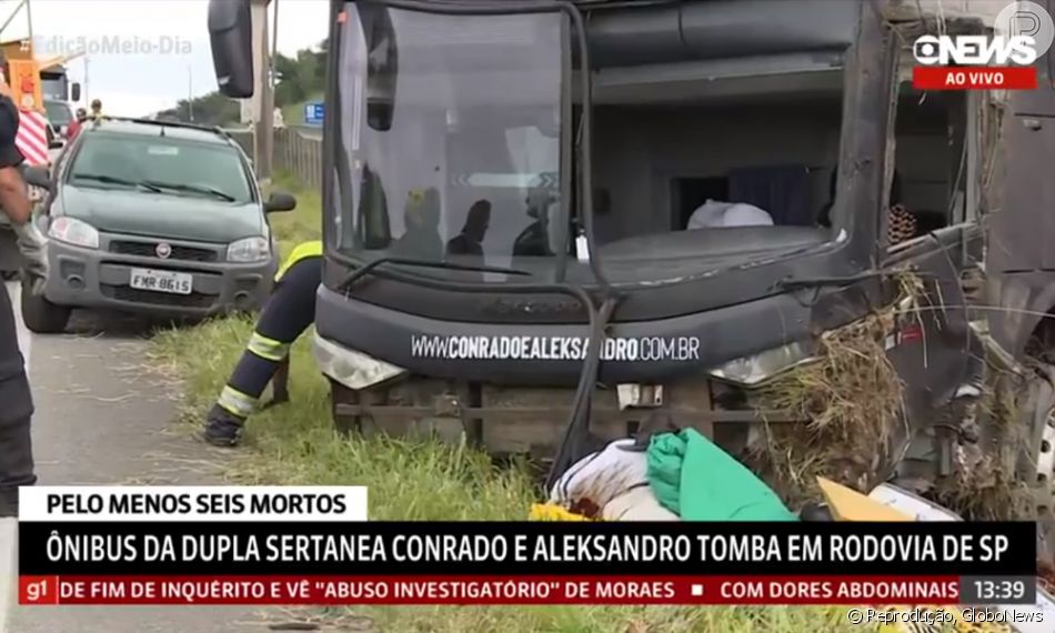 Conrado e Aleksandro: ônibus da dupla tombou depois que o motorista perdeu o controle do veículo