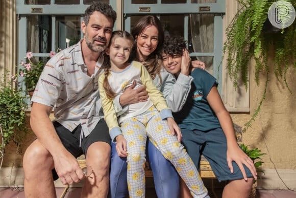 Paolla Oliveira será casada com Carmo Dalla Vecchia e mãe de dois filhos na novela