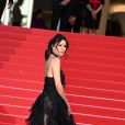 Cannes 2022: vestido da atriz Eva Longoria tinha transparência em toda a barra e valorizou silhueta da artista.