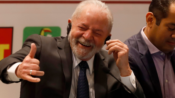Casamento de Lula com Janja terá famosos e vestido de noiva assinado por queridinha das celebridades. Aos detalhes!