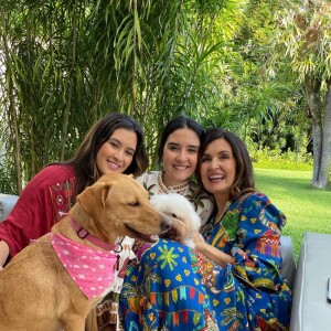 Fátima Bernardes quer também mais tempo com a família; na foto, jornalisa com as filhas Beatriz e Laura