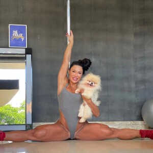 Gracyanne Barbosa impressiona em fotos no instagram com sua flexibilidade