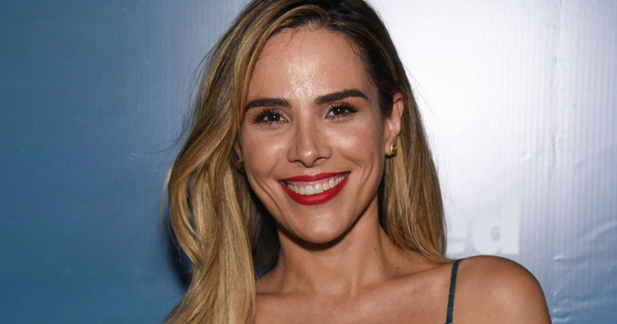 Fotos: Solteira, Wanessa Camargo dispensa sutiã em look e curte noite com amigos. Fotos!