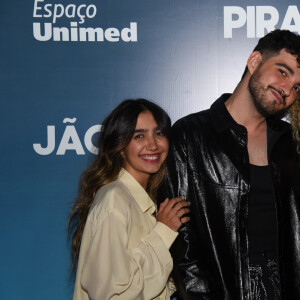 Jão também recebeu a dupla Anavitória em show em São Paulo