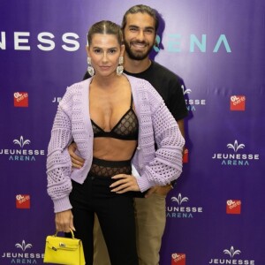  Deborah Secco está com Hugo Moura há sete anos