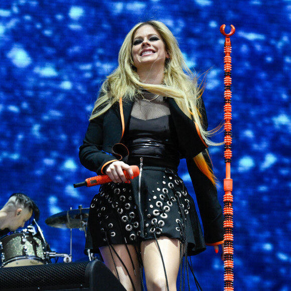Avril Lavigne é outra popstar canadense acometida pela Doença de Lyme