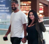 Viviane Araujo evidenciou a barriga de 6 meses de gravidez em passeio com o marido