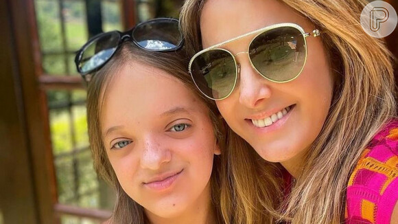 Filha mais velha de Ticiane Pinheiro, Rafaella Justus soltou a voz no aniversário da mãe