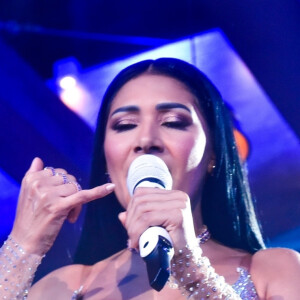 Novo atraso de Simaria foi motivado pelo trânsito na cidade do show, alega Simone