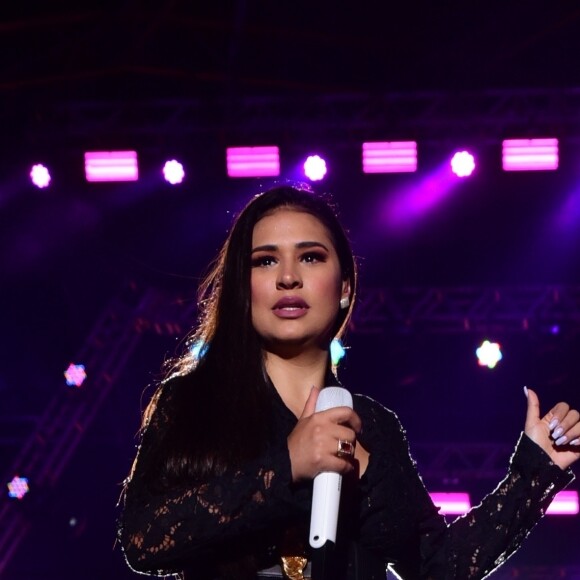 Mais uma vez, Simone precisou pedir apoio do público: 'Vocês vão ser minha Simaria bem gostosinha. Eu quero a energia de vocês'