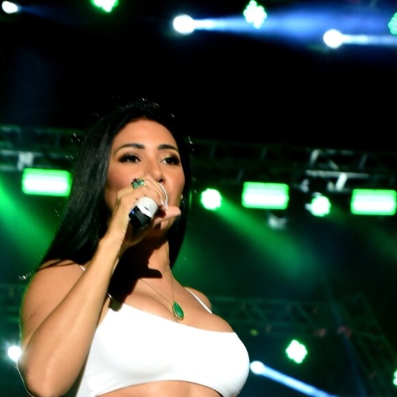 Simaria disse que passou mal e, por isso, se atrasou para show em Caruaru 