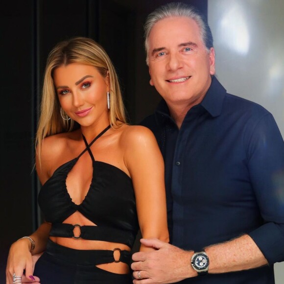 Ana Paula Siebert e Roberto Justus trocaram alianças em 2015, em São Paulo