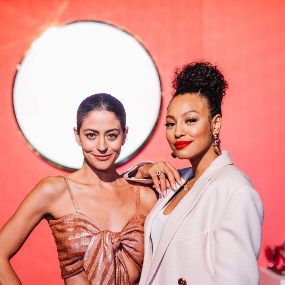 Carol Castro e Sheron Menezzes: beleza e talento de milhões na première de 'Maldivas'