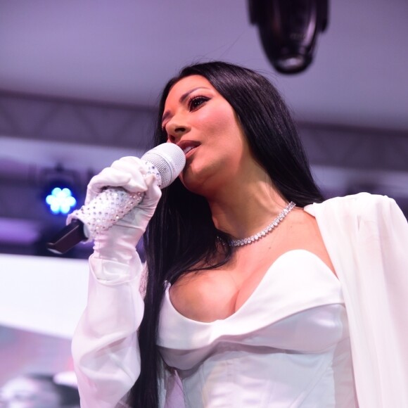 Simaria não liga para os críticos que a acusam de prepotência: 'Não é toda mulher que tem saco do tamanho que eu tenho no meio das pernas pra enfrentar'