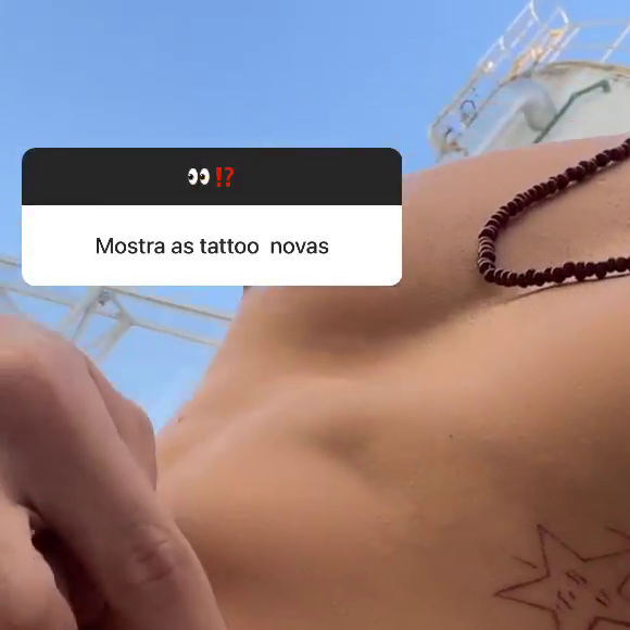 João Guilherme exibiu para os fãs as tatuagens mais recentes