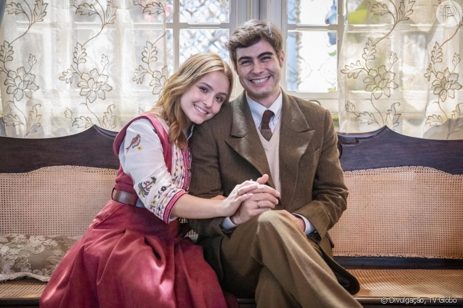 Isadora (Larissa Manoela) vai crer na inocência de Davi (Rafael Vitti) na condenação pela morte de Elisa após afirmar que irá entregá-lo à polícia na novela 'Além da Ilusão'