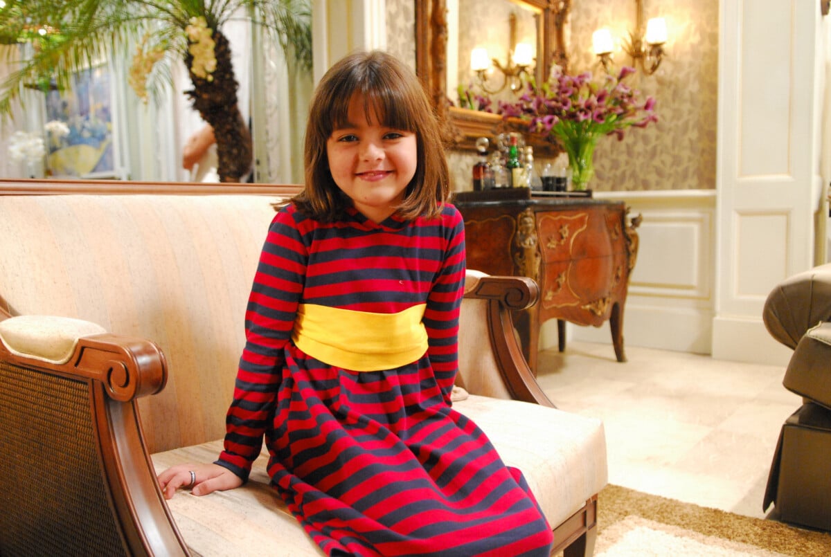 Foto: Klara Castanho em foto de criança na novela 'Em Família', 2014 ...