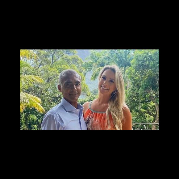 Senador é 25 anos mais velho que influenciadora