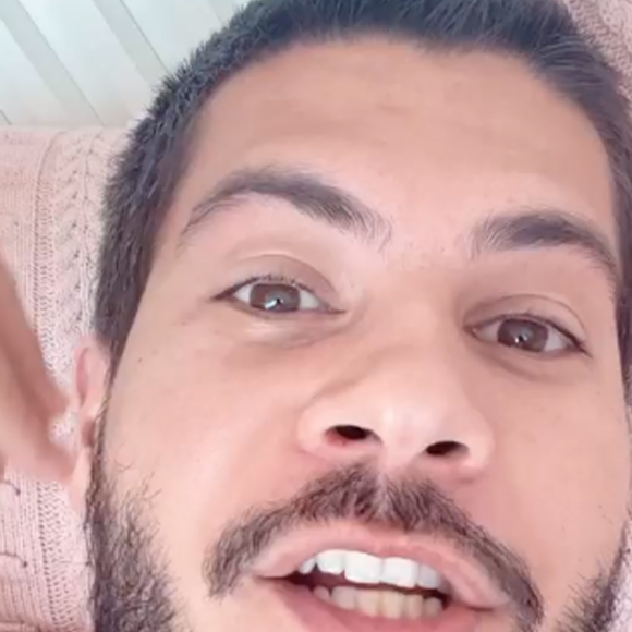 Arthur Aguiar quebrou o silêncio: 'Eu não vou fingir que eu não vi não, tá? Tô sabendo o que rolou, do vídeo, dos rappers'