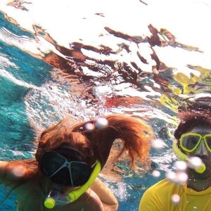 Marina Ruy Barbosa e namorado, Guilherme Mussi, surgiram juntos em foto ao mergulharem nas Maldivas