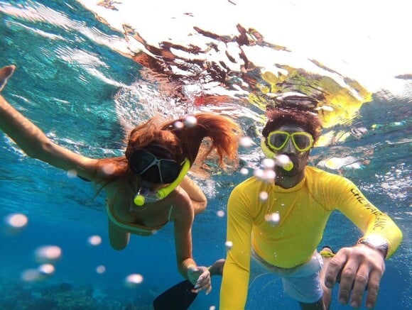 Marina Ruy Barbosa e namorado, Guilherme Mussi, surgiram juntos em foto ao mergulharem nas Maldivas