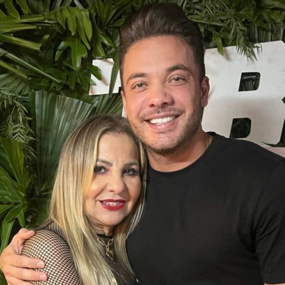 Dona Bil, mãe de Wesley Safadão, comentou sobre internação do cantor
