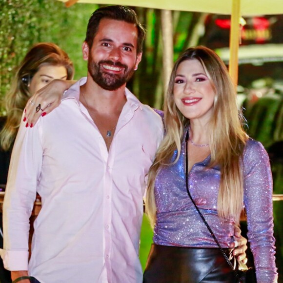 Dani Calabresa foi com o namorado,  Richard Neuman, à festa de Ingrid Guimarães no Rio de Janeiro