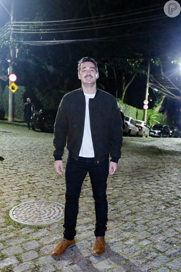 Marcos Veras marcou presença na festa de Ingrid Guimarães no Rio de Janeiro