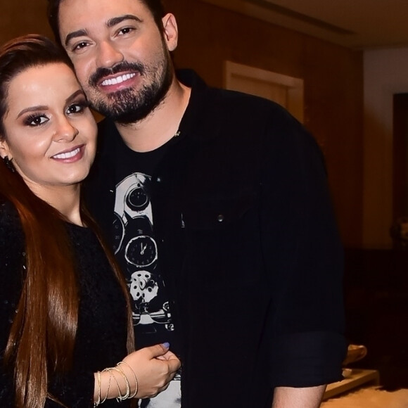 Fernando e Maiara ficara noivos durante uma viagem a Dubai