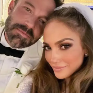 Vestido de noiva de Jennifer Lopez: casamento com Ben Affleck tem look com curiosidade marcante