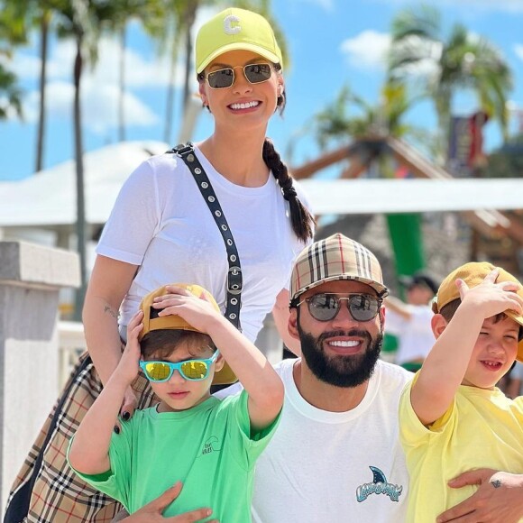 Andressa Suita e Gusttavo Lima estão curtindo as férias dos filhos