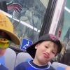 Filhos de Andressa Suita ficaram felizes ao andar de ônibus