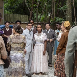 Bento (Matheus Dias) chega na cidade após Lorenzo (Guilherme Prates) se casar com Letícia (Larissa Nunes), na reta final da novela 'Além da Ilusão'