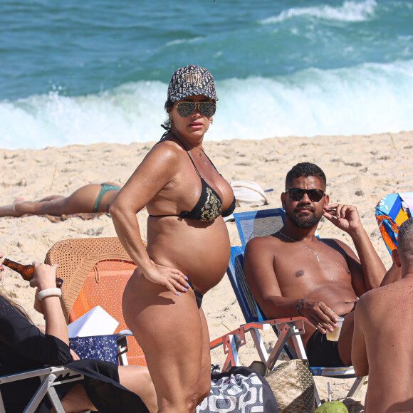 Viviane Araujo está grávida de 8 meses